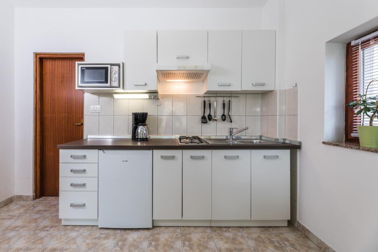 Apartments Mikanovic تْسْغيكفانِتْسا المظهر الخارجي الصورة