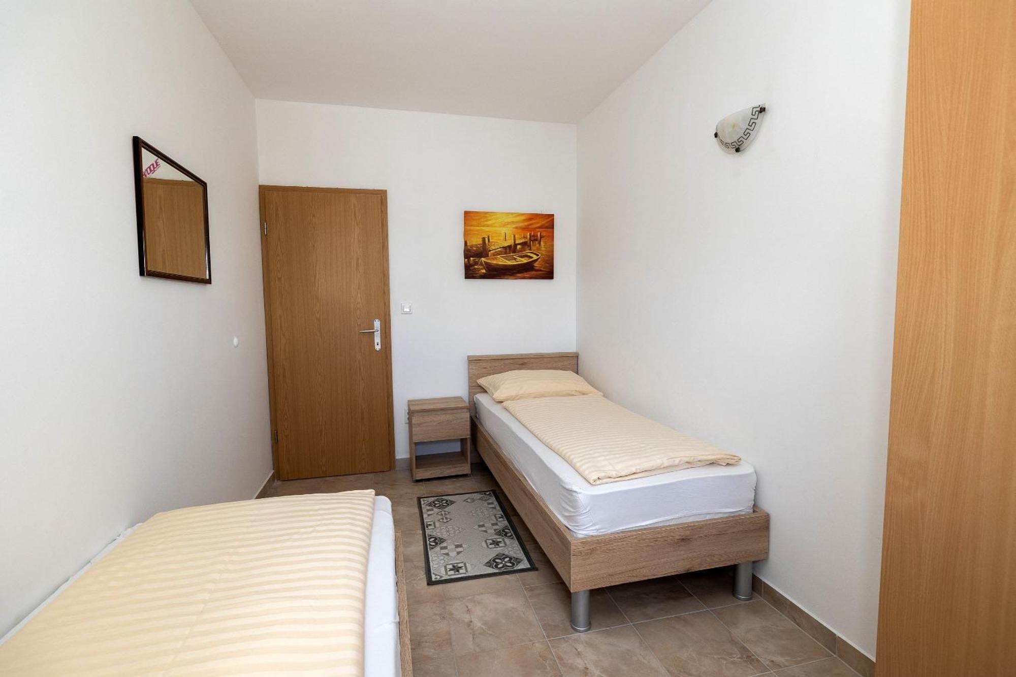 Apartments Mikanovic تْسْغيكفانِتْسا المظهر الخارجي الصورة