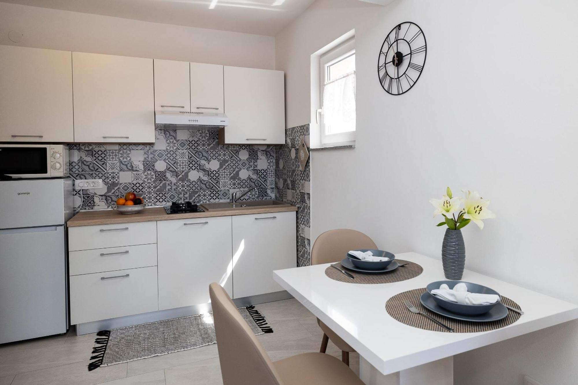 Apartments Mikanovic تْسْغيكفانِتْسا المظهر الخارجي الصورة