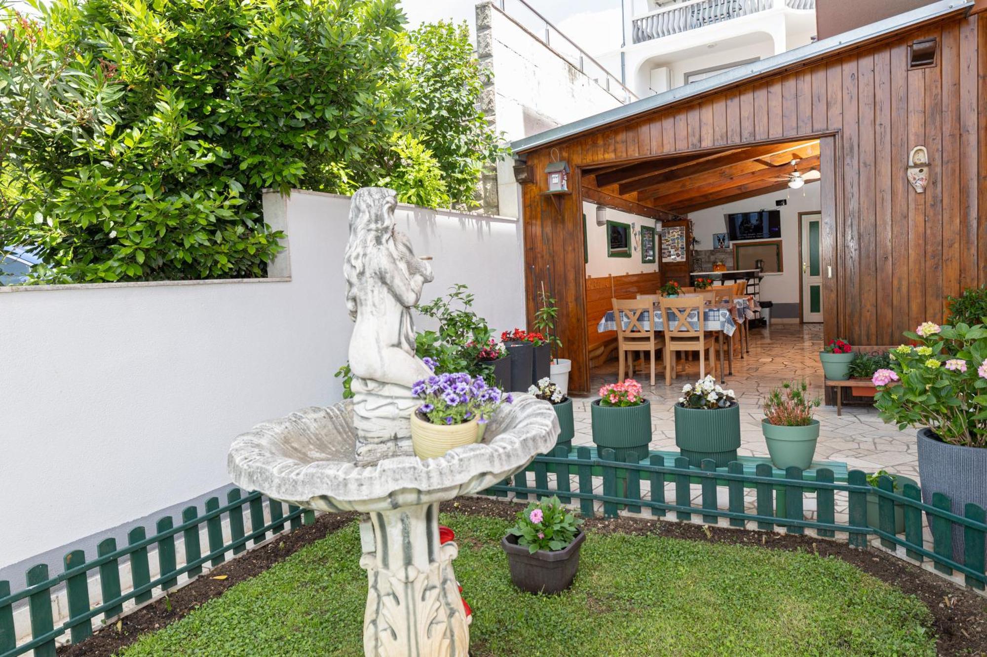 Apartments Mikanovic تْسْغيكفانِتْسا المظهر الخارجي الصورة